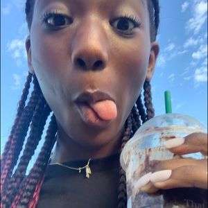 Meet your Posher, Jaynah